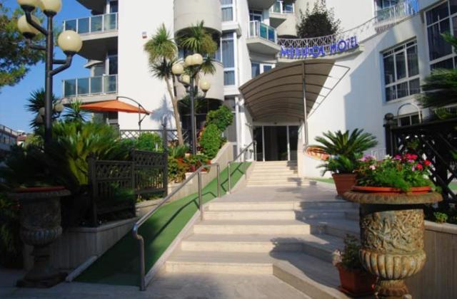 Hotel Meripol Alba Adriatica Exterior foto