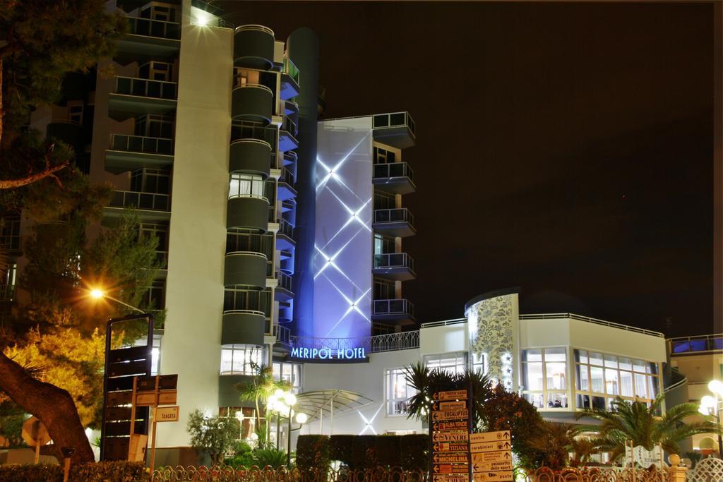Hotel Meripol Alba Adriatica Exterior foto
